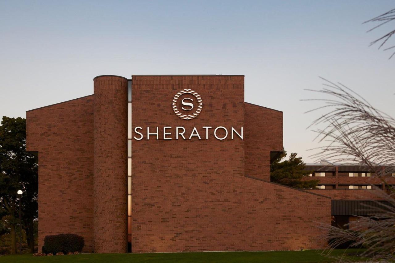 Sheraton Grand Rapids Airport Hotel Exterior photo