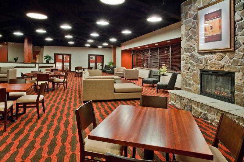 Sheraton Grand Rapids Airport Hotel Restaurant photo