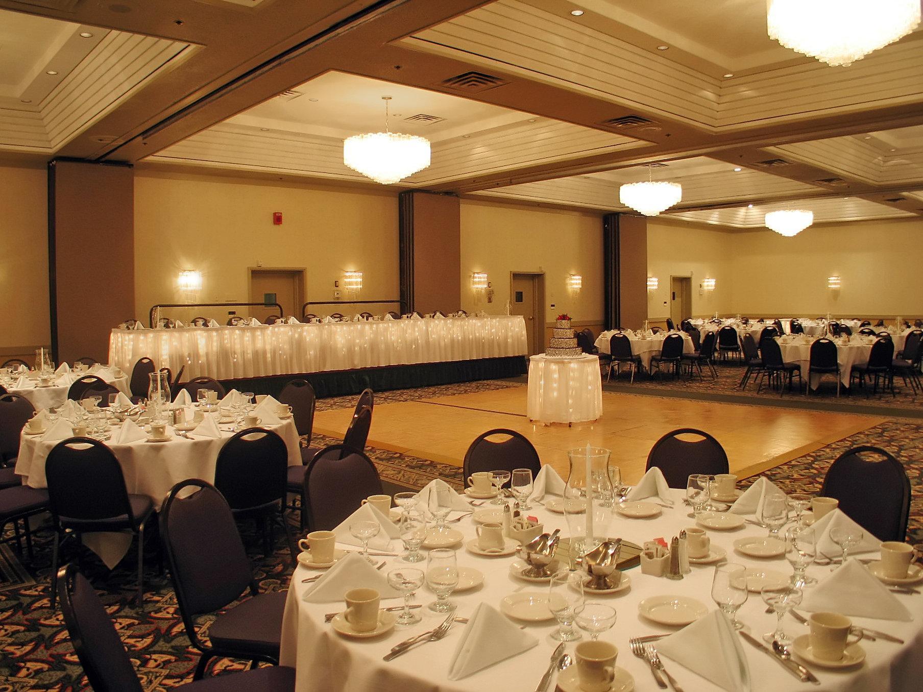 Sheraton Grand Rapids Airport Hotel Exterior photo